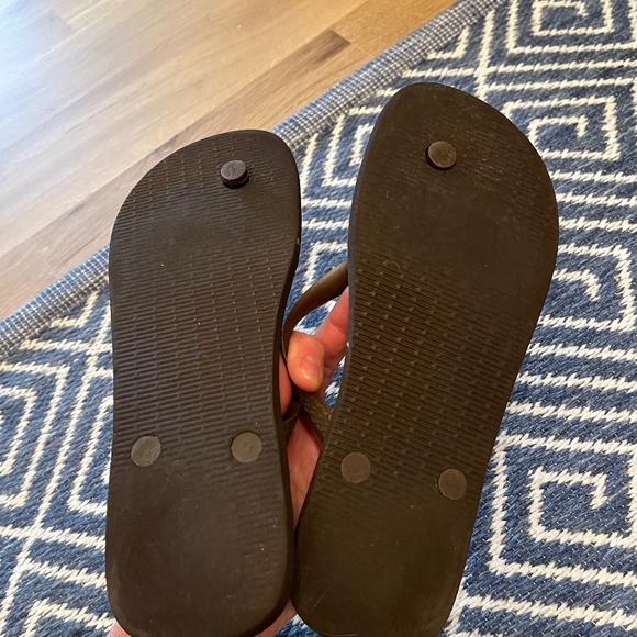Havaianas Brown Flip Flops - Picture 3 of 3